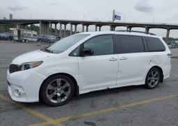 2013 TOYOTA SIENNA SPORT