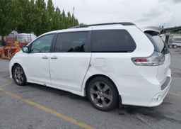 2013 TOYOTA SIENNA SPORT
