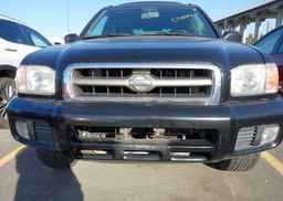 2001 NISSAN PATHFINDER LE