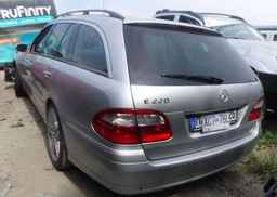 2003 MERCEDES-BENZ E 220