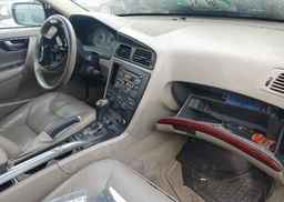 2004 VOLVO V70 XC