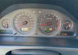 2005 VOLVO V70