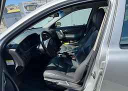2005 VOLVO V70