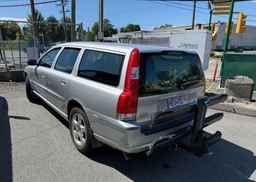 2005 VOLVO V70