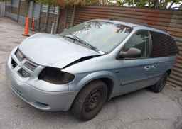 2005 DODGE CARAVAN SE