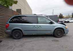 2005 DODGE CARAVAN SE
