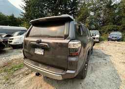 2022 TOYOTA 4RUNNER SR5