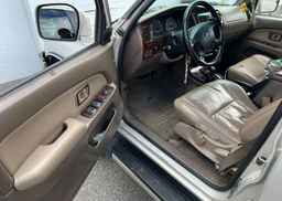 2000 TOYOTA 4RUNNER SR5