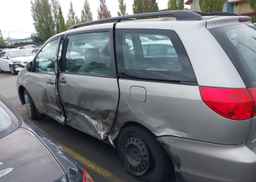 2007 TOYOTA SIENNA CE