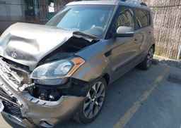 2013 KIA SOUL +