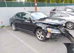 2015 VOLKSWAGEN PASSAT SE