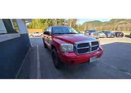 2005 DODGE DAKOTA QUAD SLT