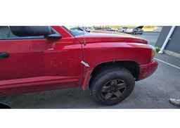 2005 DODGE DAKOTA QUAD SLT