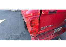 2005 DODGE DAKOTA QUAD SLT