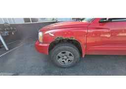 2005 DODGE DAKOTA QUAD SLT