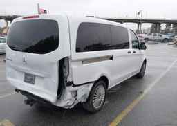 2016 MERCEDES-BENZ METRIS