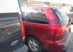 2004 TOYOTA SIENNA XLE