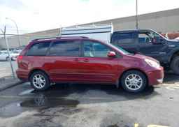 2004 TOYOTA SIENNA XLE