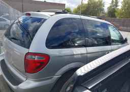 2005 DODGE CARAVAN SE