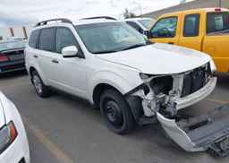 2010 SUBARU FORESTER XS