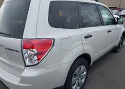 2010 SUBARU FORESTER XS