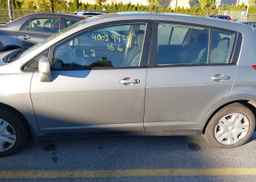 2011 NISSAN VERSA