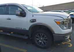 2016 NISSAN TITAN