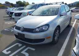 2011 VOLKSWAGEN GOLF