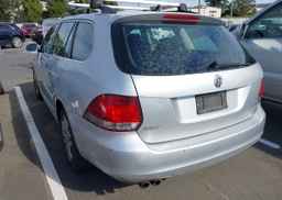 2011 VOLKSWAGEN GOLF