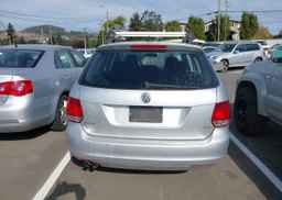 2011 VOLKSWAGEN GOLF