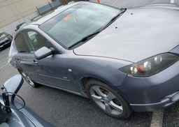 2004 MAZDA 3 S