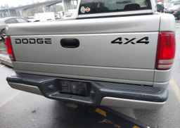 2001 DODGE DAKOTA QUAD