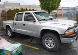 2001 DODGE DAKOTA QUAD