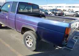 1995 NISSAN TRUCK KING CAB SE