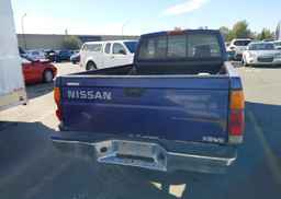 1995 NISSAN TRUCK KING CAB SE