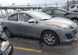 2010 MAZDA 3 I