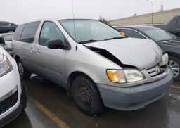 2002 TOYOTA SIENNA CE