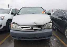 2002 TOYOTA SIENNA CE