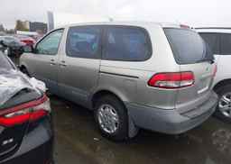 2002 TOYOTA SIENNA CE