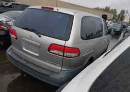 2002 TOYOTA SIENNA CE