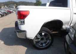 2012 TOYOTA TUNDRA CREWMAX LIMITED