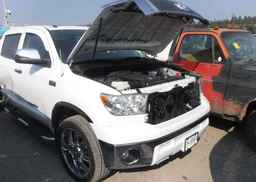 2012 TOYOTA TUNDRA CREWMAX LIMITED