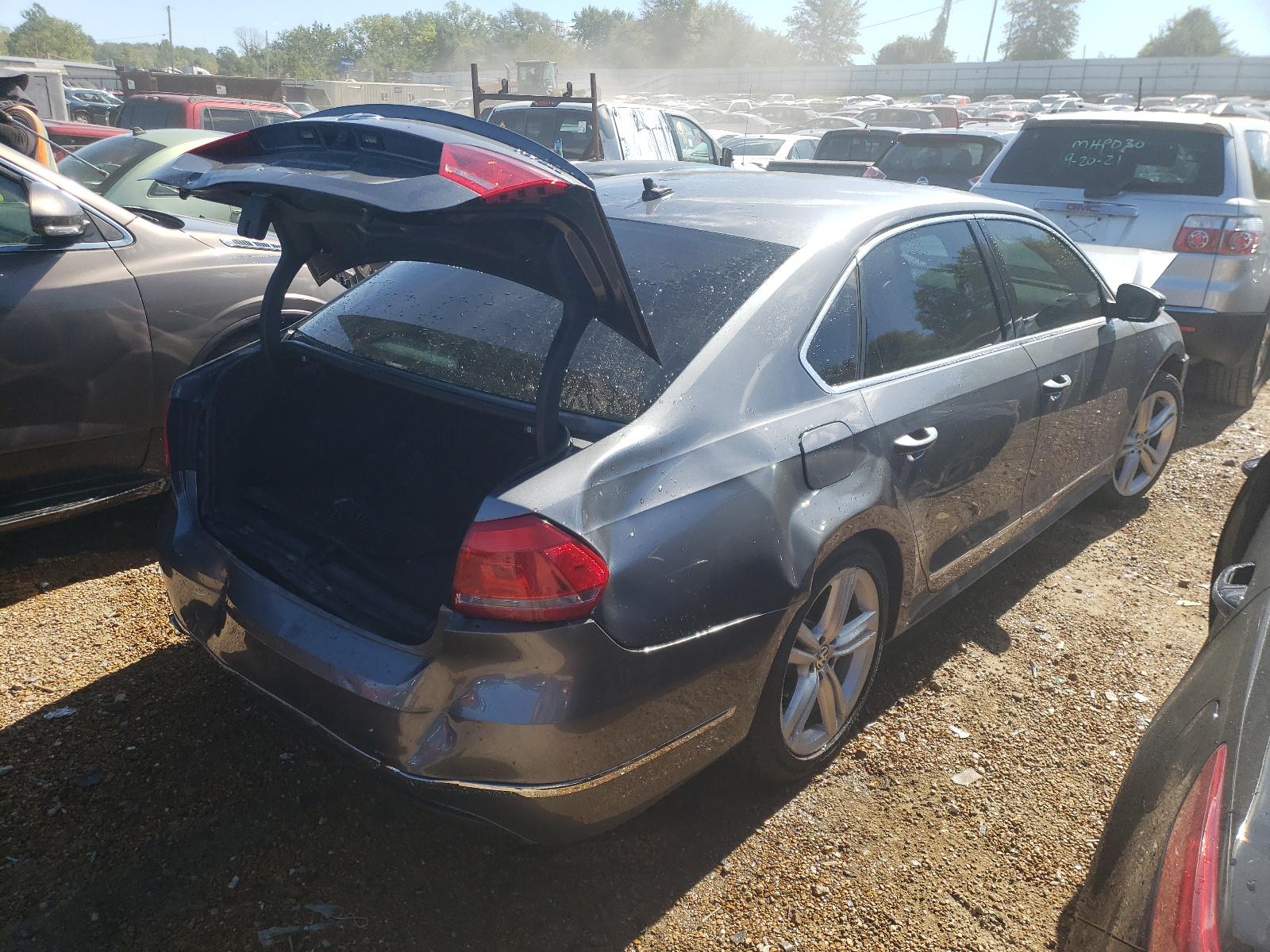 2014 VOLKSWAGEN Passat
