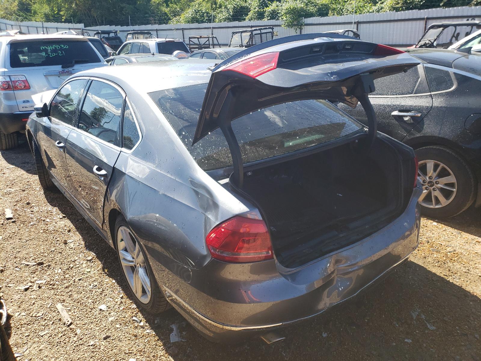 2014 VOLKSWAGEN Passat