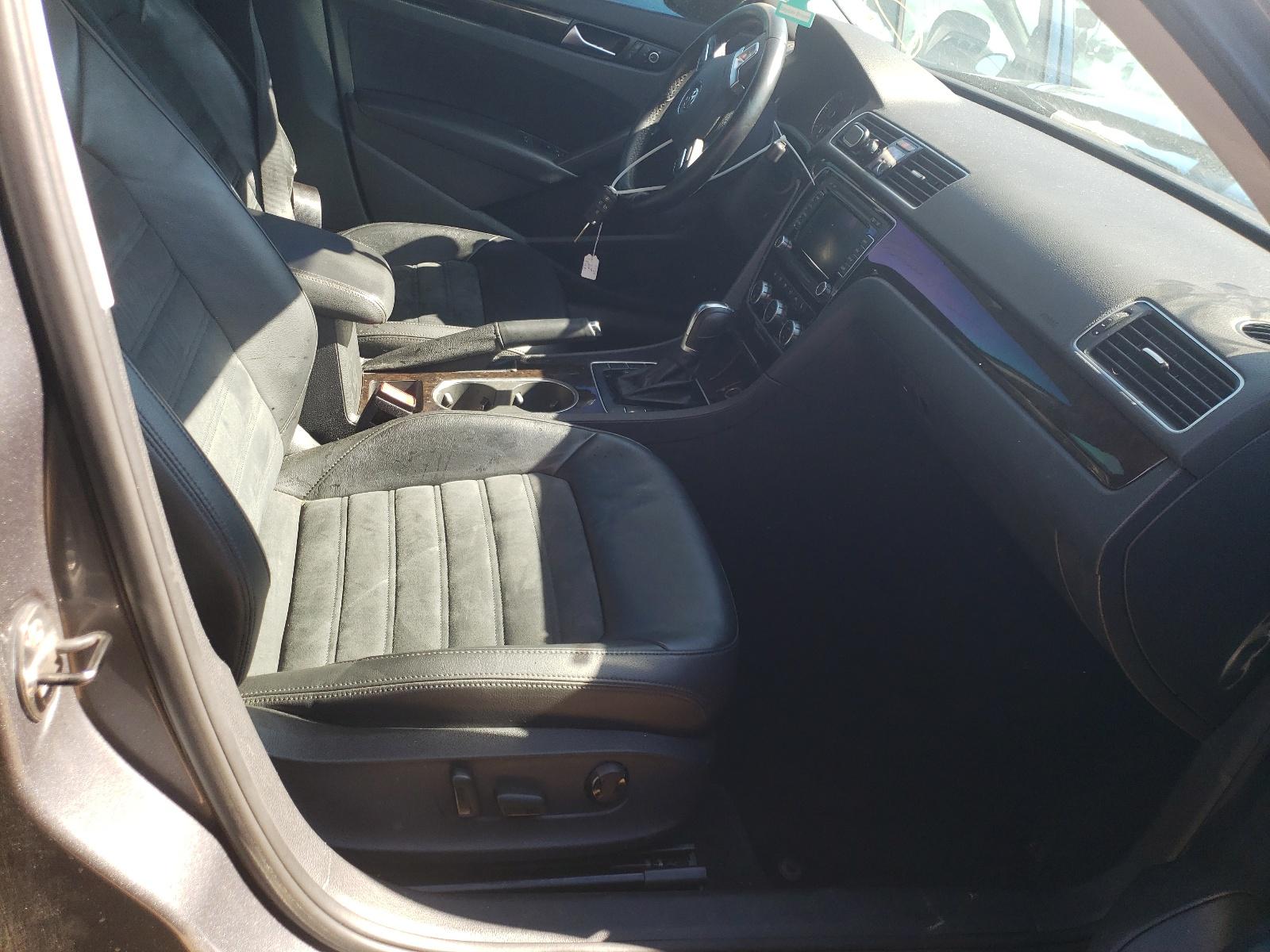 2014 VOLKSWAGEN Passat
