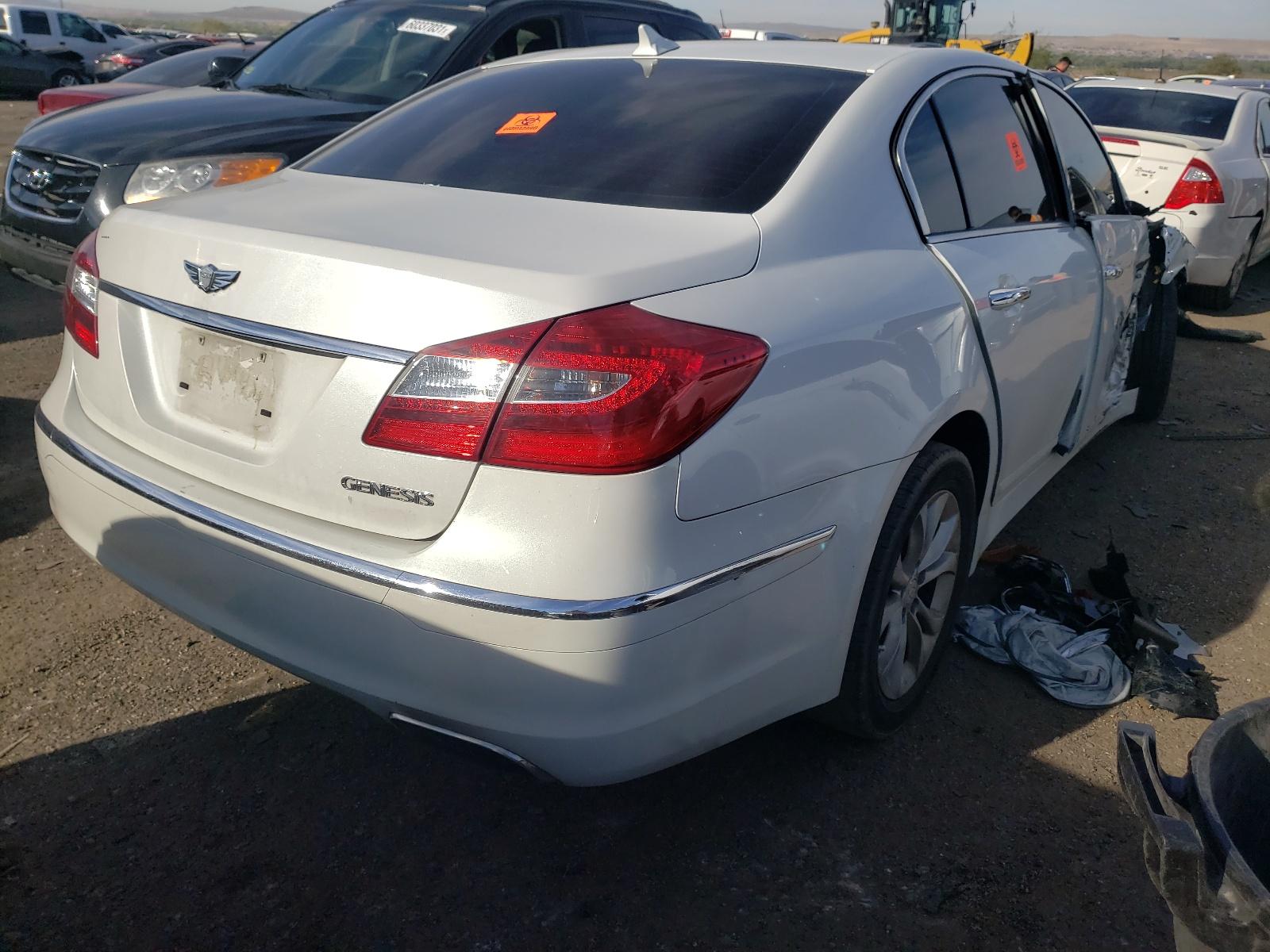2013 HYUNDAI GENESIS