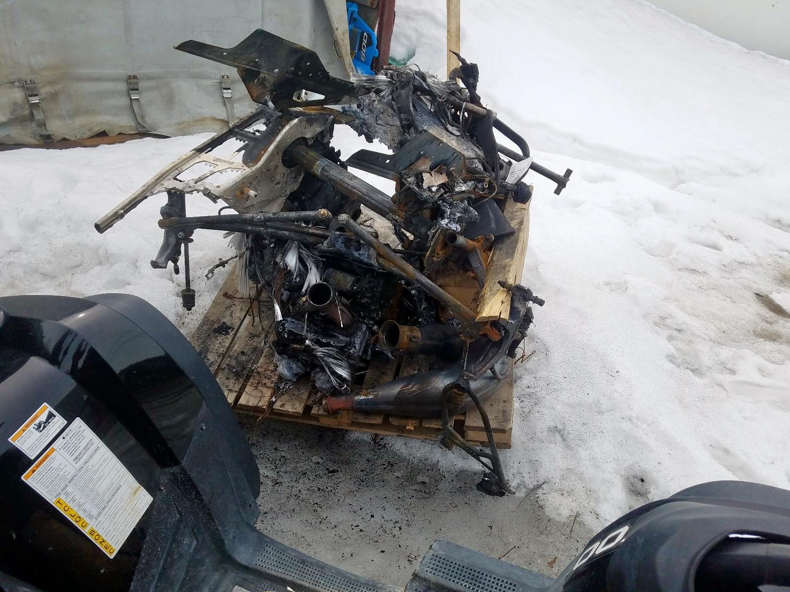 2022 Ski Snowmobile