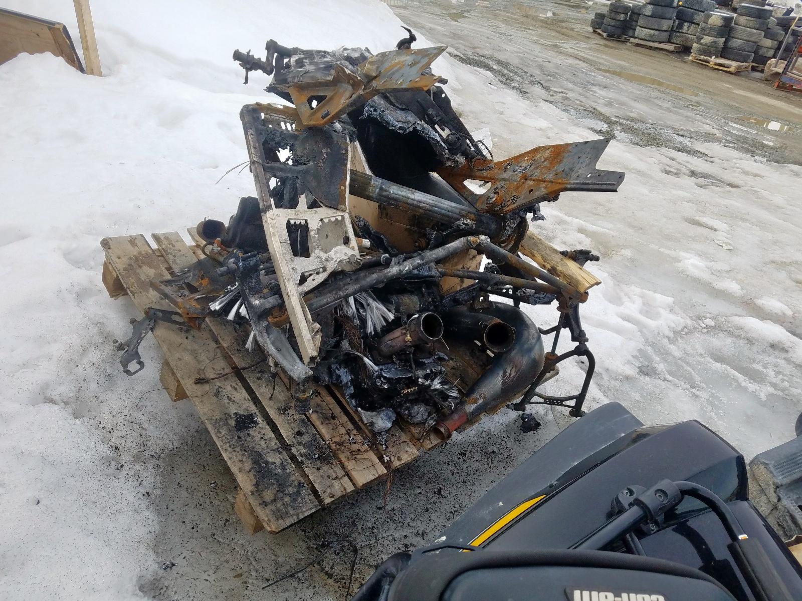 2022 Ski Snowmobile