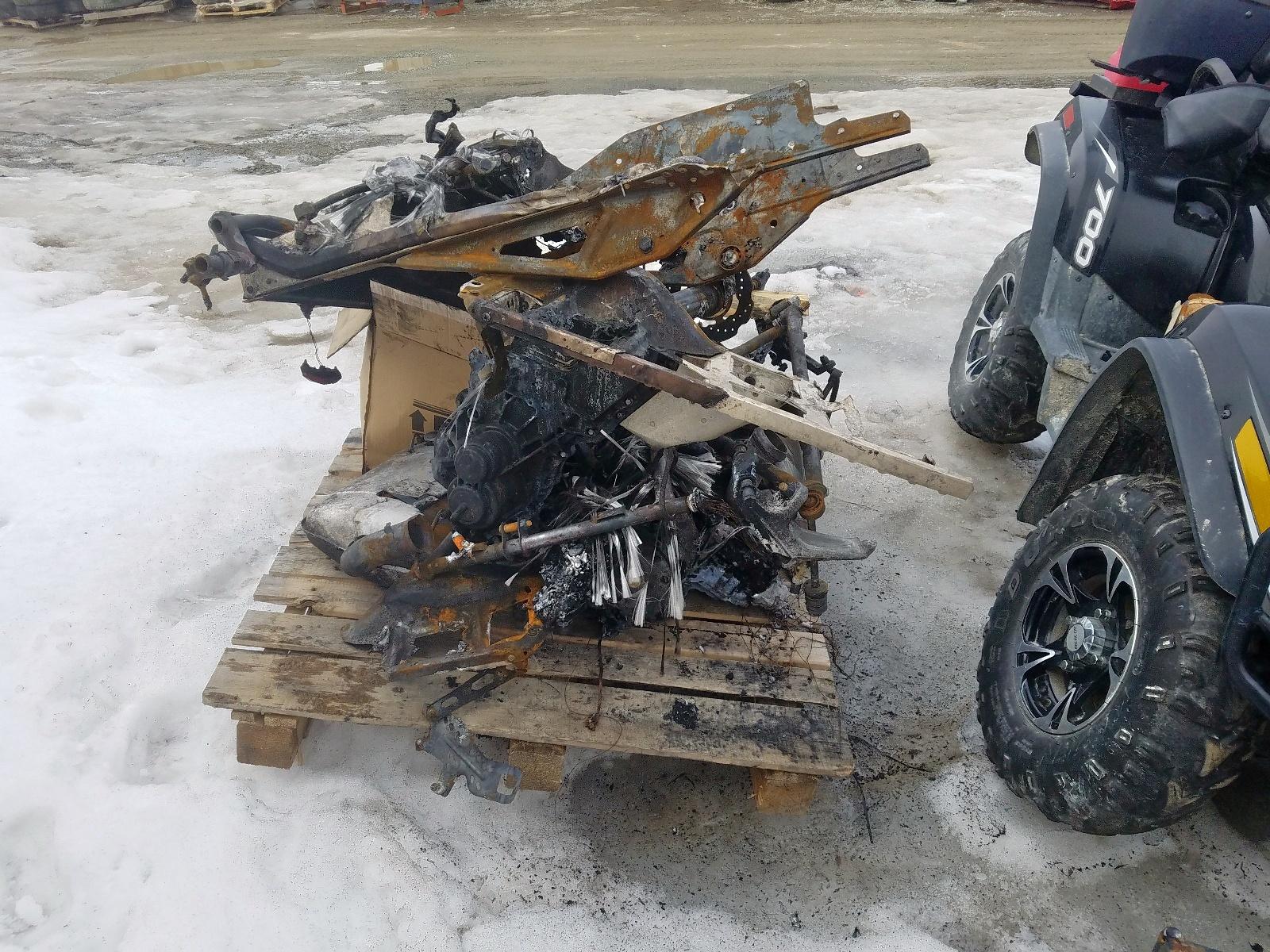 2022 Ski Snowmobile