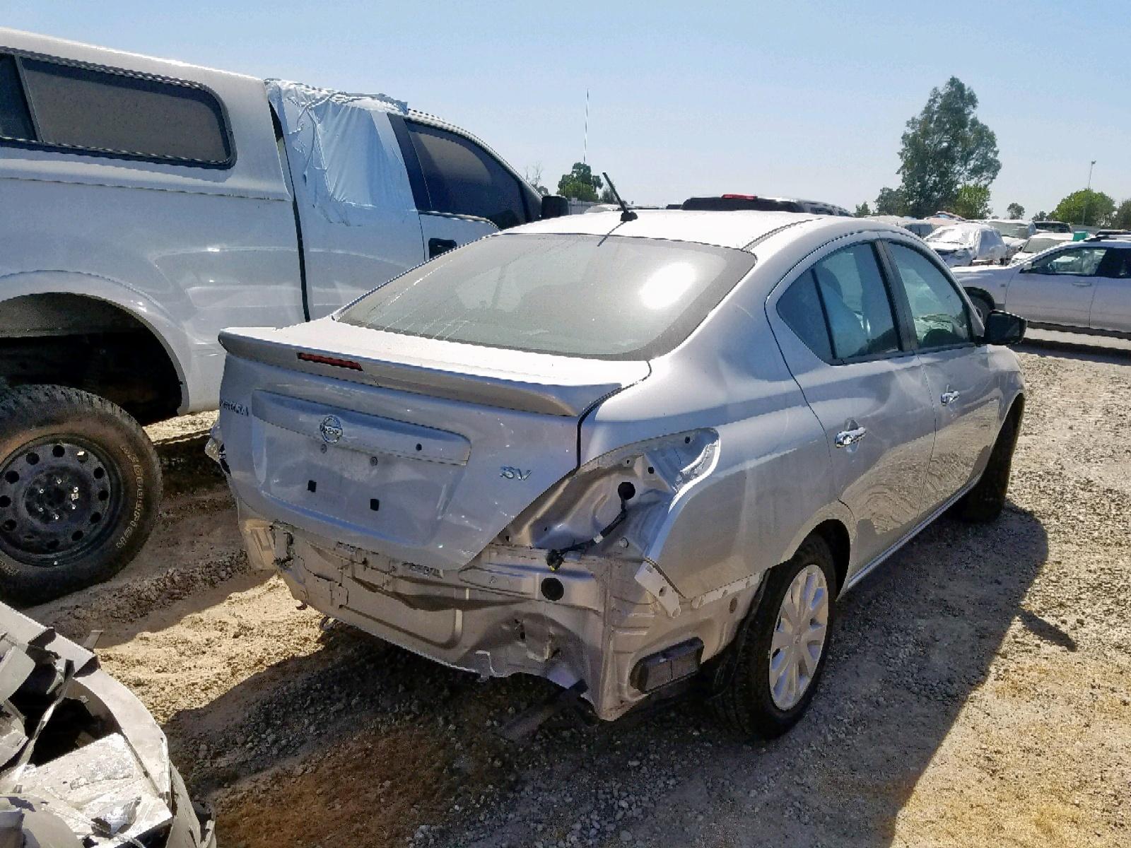 2017 NISSAN VERSA